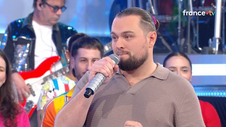 N'oubliez pas les paroles : “J'ai tenu une semaine”, Jonathan absent de  l'antenne et on sait pourquoi - TV ACTU by AlloCiné