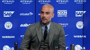 صرح مدرب مانشستر سيتي بيب جورديولا خلال المؤتمر الصحفي الذي سبق لقاء المان سيتي وليفربول مساء الاحد بأن صلاح صغير السن وذلك ثان men s blazer blazer suit jacket