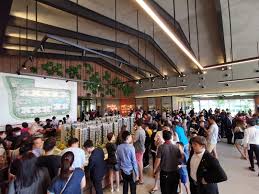 This unit reflects the quiet ambience and serenity of landscaping and gardens. Agents Edgeprop Sg