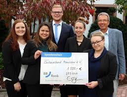 Hinter der bezeichnung bbbank steht die deutsche bbbank eg mit stammsitz in karlsruhe. Mannheim 1000 Euro Fur Die Caritas Kinderfreizeiten Auszubildende Der Bbbank Ubergeben Spende Metropolregion Rhein Neckar News Events