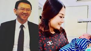 Mengumandangkan adzan di telinga kanan kemudian melafalkan iqamat. Anak Ahok Dari Puput Nastiti Devi Punya Nama Panggilan Disebut Ibunya Mirip Nama Anak Veronica Tan Halaman All Pos Kupang