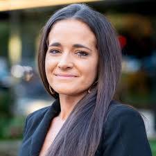 Catherine Wisniewski's Instagram, Twitter & Facebook