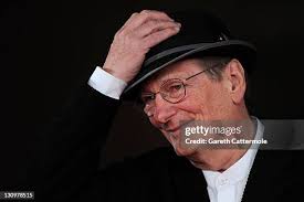 30 Photos & High Res Pictures