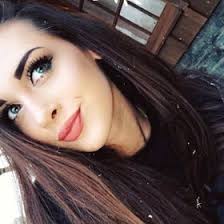 Leanna Abel's Instagram, Twitter & Facebook