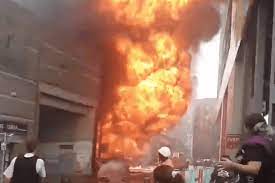 Thameslink said all lines through elephant and castle are currently blocked due to the fire. 6sauobxhvzt8gm