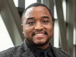 Is there a maid coming to clean the apartments in housing?