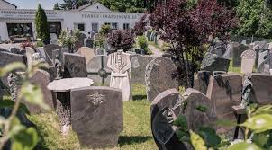 Gegen später bilden sich vereinzelt wolken und die temperaturen erreichen 25°c. Franke Naturstein Grabsteine Grabdenkmaler Aus Dem Lk Rosenheim