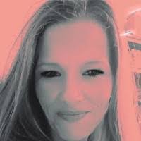 Kelly Pence's Instagram, Twitter & Facebook