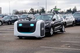 Stan Le Robot Voiturier Gare Les Voitures A L Aeroport De Lyon Aeroport De Lyon Voiture Le Parking