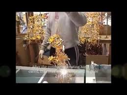 Gold dipped roses last forever making these preserved roses a great alternative to fresh flowers to. Gold Dipped Roses A Golden Twist To The Classic Flower Jewelry Guide