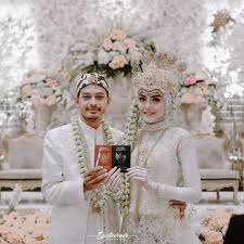 Pengiriman seluruh indonesia sewa & hak milik @laksmiislamicbride sub | mlg | jkt 7 Kebaya Muslim Adat Sunda Yang Bisa Jadi Inspirasi Hari Pernikahanmu