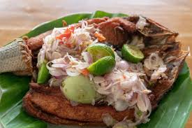 Tetapi, banyak jenis pecak dari berbagai daerah di indonesia dan pecak ala betawi juga ada yang menggunakan siraman saus kacang yang telah dihaluskan. Pecak Bandeng Khas Betawi Punye Gaye