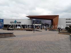 City park mall of constanţa este amplasat în zona de nord a oraşului constanţa, în parcul municipal, pe malul lacului tăbăcăriei. SpaÈ›iul Verde Din Zona City Park Mall ConstanÈ›a In AtenÈ›ia AgenÈ›iei Pentru ProtecÈ›ia Mediului Ce Se IntamplÄƒ Cu Acesta È™i Ce A AnunÈ›at Investitorul