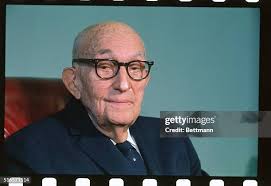 9,585 Carl Washington Photos & High Res Pictures