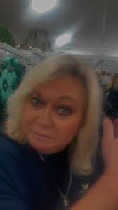 Shay Edwards's Instagram, Twitter & Facebook