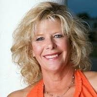 Melanie Shelley's Instagram, Twitter & Facebook