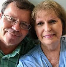 How to navigate the roundabout in Senatobia?