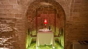 Visitas turísticas en comunidad de madrid. Vista Sala Bodega De Los Secretos Madrid Coffee Prices Glass Of Champagne Champagne Bottles