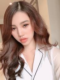 Cuộc sống ngập trong đồ hiệu, du lịch xa xỉ của Jolie Nguyễn
