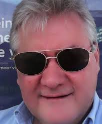 Marriage is like a casino. You go in excited and optimistic, but end up  leaving drunk, broke, and talking to yourself. 🤷‍♂️🤣🤣🤣