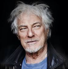 Cette chanson sans gloire vous racontait la vie vous racontait l'histoire d'un petit âne gris. Hugues Aufray Visiteur D Un Soir La Saison Culturelle