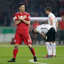 Statystyki kariery (występy, bramki, kartki) i historia transferów. Niemieckie Media Robert Lewandowski Poprosil Bayern Monachium O Transfer