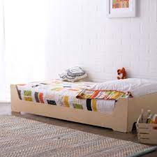 This allows our daughter to get in and out of the bed without being confined to a crib or falling out of a higher bed and is supposed to promote independence. Low Montessori Floor Bed For Toddlers Sprout