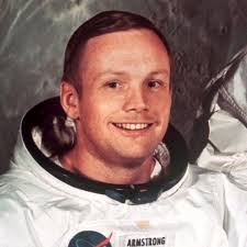 Er war kommandant von apollo 11, die mit buzz aldrin und michael collins zum mond flog. Mondlandung Neil Armstrong Betrat Als Erster Mensch Den Mond Kassel