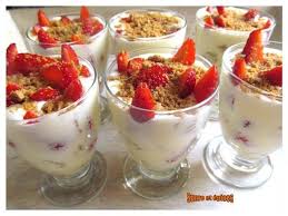 Verrines Printanieres Fraises Speculoos Comme Un Tiramisu Recette Avec Des Fraises Recette Verrine Recette