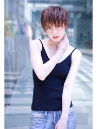 テイラー taylor taylor うざバングで雰囲気up メンズライクショート スタイル フェザーボブ ビューティー