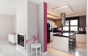 Wanneer je lichte kleuren gebruikt lijkt een ruimte al snel groter. 10 Tips Voor Het Inrichten Van Een Klein Appartement