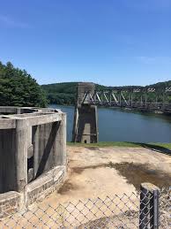 Shaker village of pleasant hill is a landmark destination rooted in the spirit of the kentuckians that called this place home for more than a century. Got To See Pleasant Hill Dam Today On A Trip To Mohican It Is Amazing Knowing That A Small Hill And A Bit Of Construction Made An Entire Lake Ohio