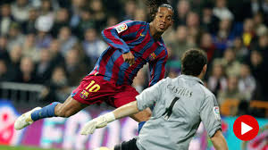 Real madrid back on top after the victory over fc barcelona with the goals in the second half of vinicius jr and mariano. 14 Years Since The Exhibition Of Ronaldinho In The Bernabeu