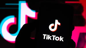 Put your head on my shoulder tik tok. The Silhouette Challenge Explained Viral Trend On Tiktok Complex