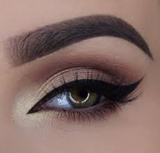 Gold Smokey Eye Make Up Augen Beauty Make Up Schminkzeug