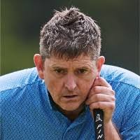 Correo electrónico y teléfono de Claire Hodgson