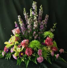 Lavender Lime Green And Purple Sympathy Bouquet By Kar Fre Flowers Arreglos Florales Flores Flores Secas