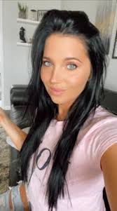 Ashley Reinbold's Instagram, Twitter & Facebook