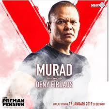 Seorang preman yang telah pensiun bahkan bisa jadi lebih baik dengan berbagai pengalamannya yang luas. Humor Romantisme Kekeluargaan Murad Dan Pipit Di Preman Pensiun The Movie Halaman All Kompasiana Com