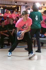 Bowlers beat storm, Jaguars