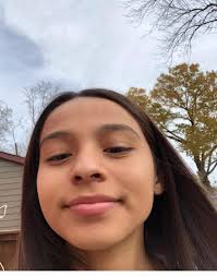 Leslie Padron's Instagram, Twitter & Facebook