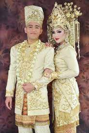 Tentang apa pakaian tradisional provinsi yang didominasi oleh suku batak adalah yah. 10 Pakaian Adat Sumatera Utara Ragam Baju Tradisional Suku Batak