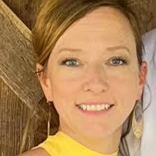 Amanda Leap's Instagram, Twitter & Facebook