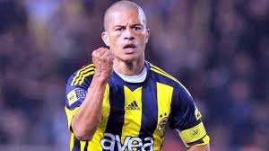 Alex de souza, futboldan emekli olduktan sonra ilk antrenörlük deneyimini yaşayacağı sao paulo'nun u20 takımının başına geçti. 16 Yil Once Bugun Alex De Souza Fenerbahce De Mackolik Com