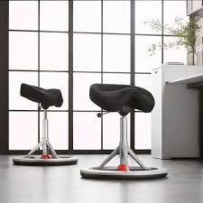 Da er ergonomisch geformt ist, bietet er eine hohe komfortabilität. Balancestuhl Back App Schwarz Alugrau Aj Produkte Gmbh