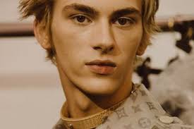 Chloé Le Drezen Contributor Profile