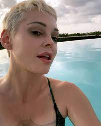 Photos, family details, video, latest news 2021 on zoomboola. Rose Mcgowan Reveals She S Become A Permanent Resident Of Mexico It S A Really Healing Land People Com