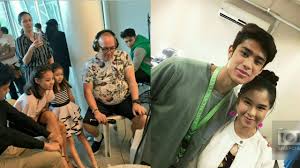 She first gained fame in 2016 as a contestant in the reality television series, pinoy big brother: Donny Pangilinan Family Todo Supporta Kay Kisses At Donny Sa Set Ng Walwalmovie By Catburglar Namih