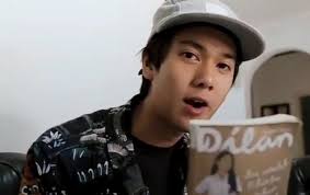 He is best known as an ex member of the indonesian boy band cjr, and for starring drama film dilan 1990. Iqbaal Ramadhan Umumkan Syuting Dilan 1991 Segera Dimulai