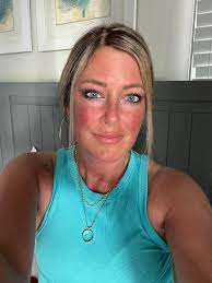 What are good drugstore makeup options for covering redness?